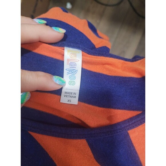 LuLaRoe Classic T Tee Shirt Top Size XS Orange Blue Wide Chevron Stripes Zigzag - Picture 5 of 5